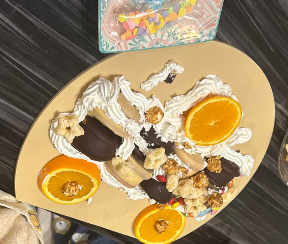 オレンジタイヤのくるまプレート