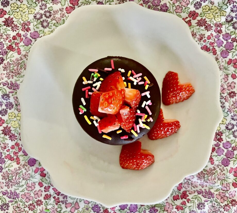 いちごハートの　生　チョコパイ