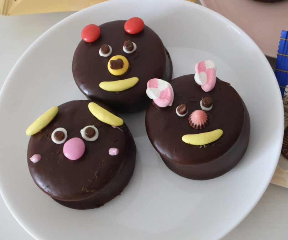 ゆかいな動物たちの　生　チョコパイ